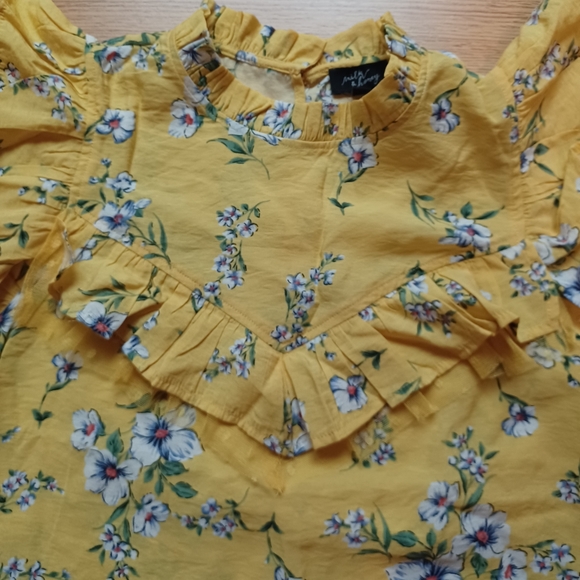 Elegant Yellow Floral top - Picture 4 of 5